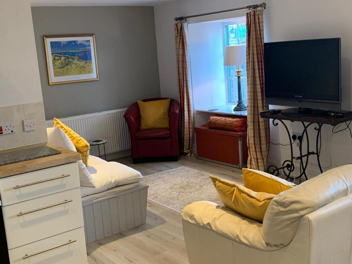 Hill House - Mews Town House, In A Quiet Private Close, In The City Centre Of Inverness. Kültér fotó
